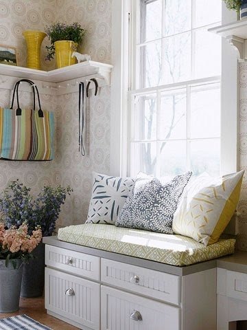 Corner shelf with hooks