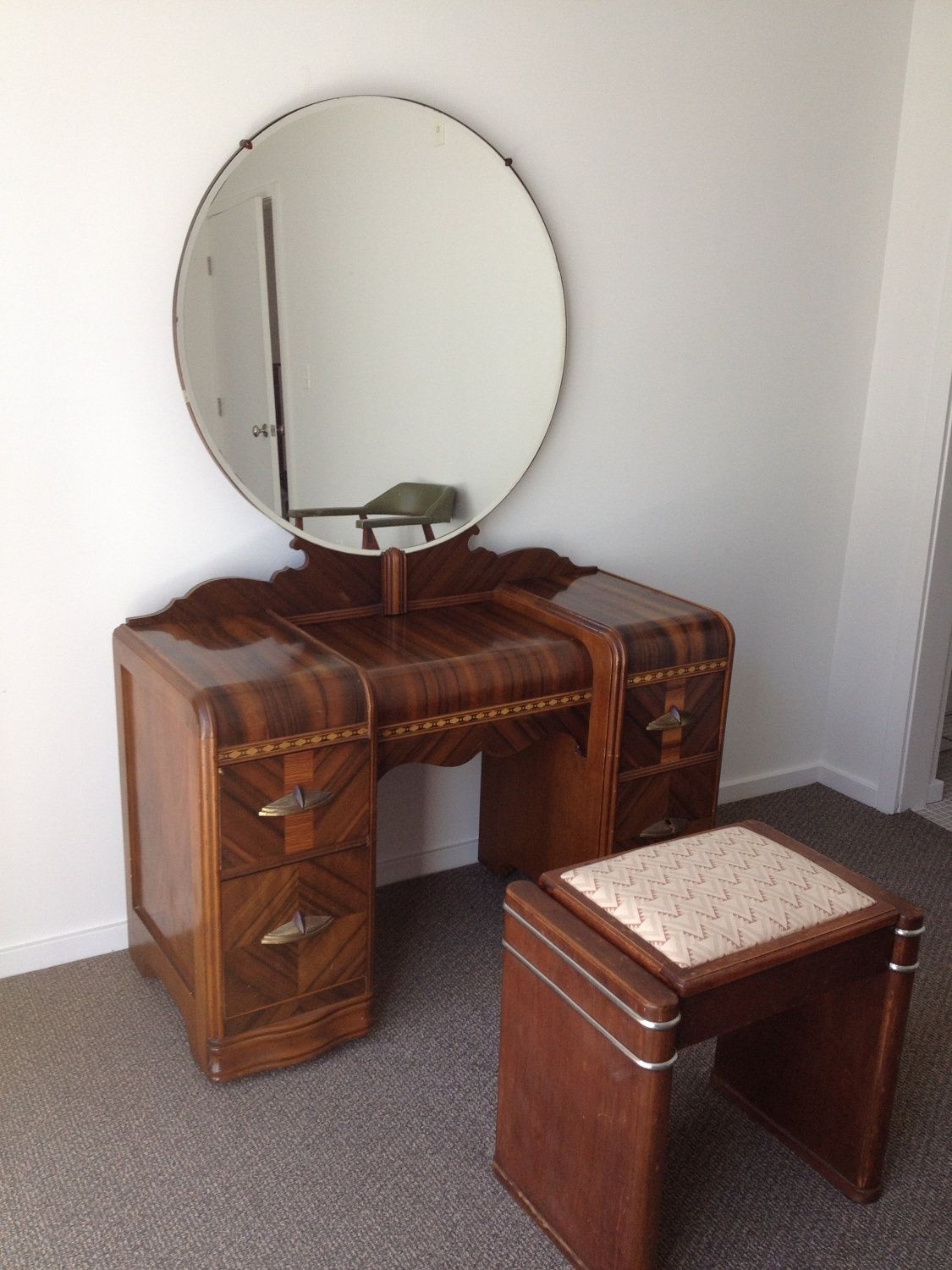 1930s art deco waterfall bedroom