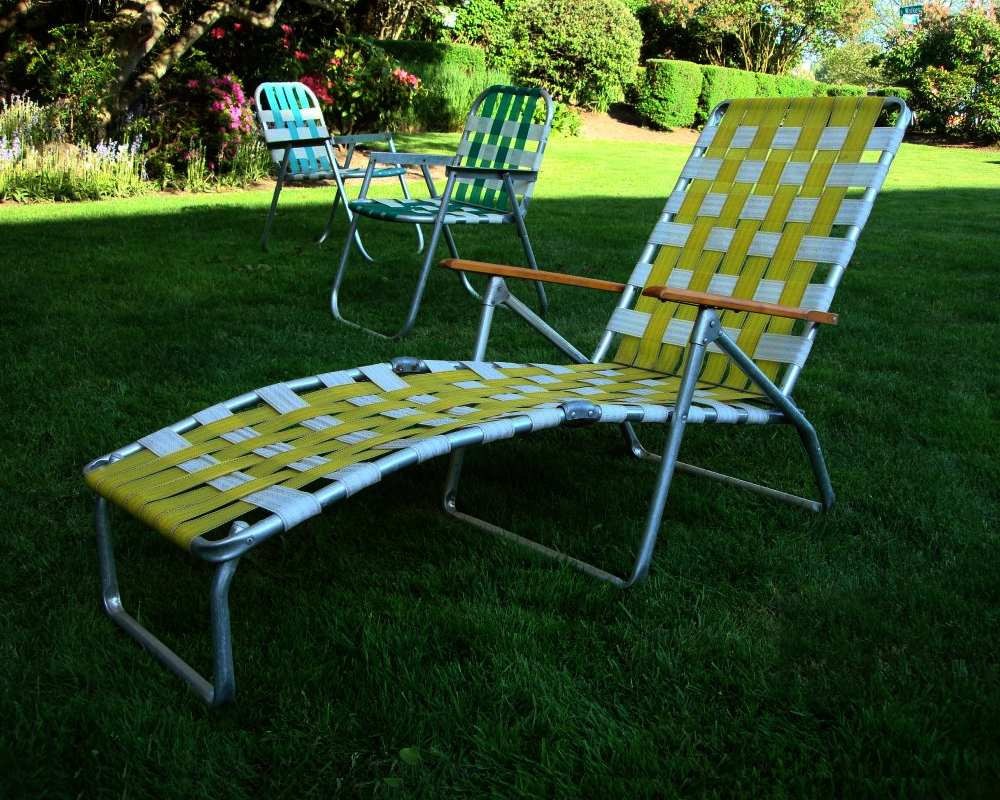 Mid century aluminum chaise lounge