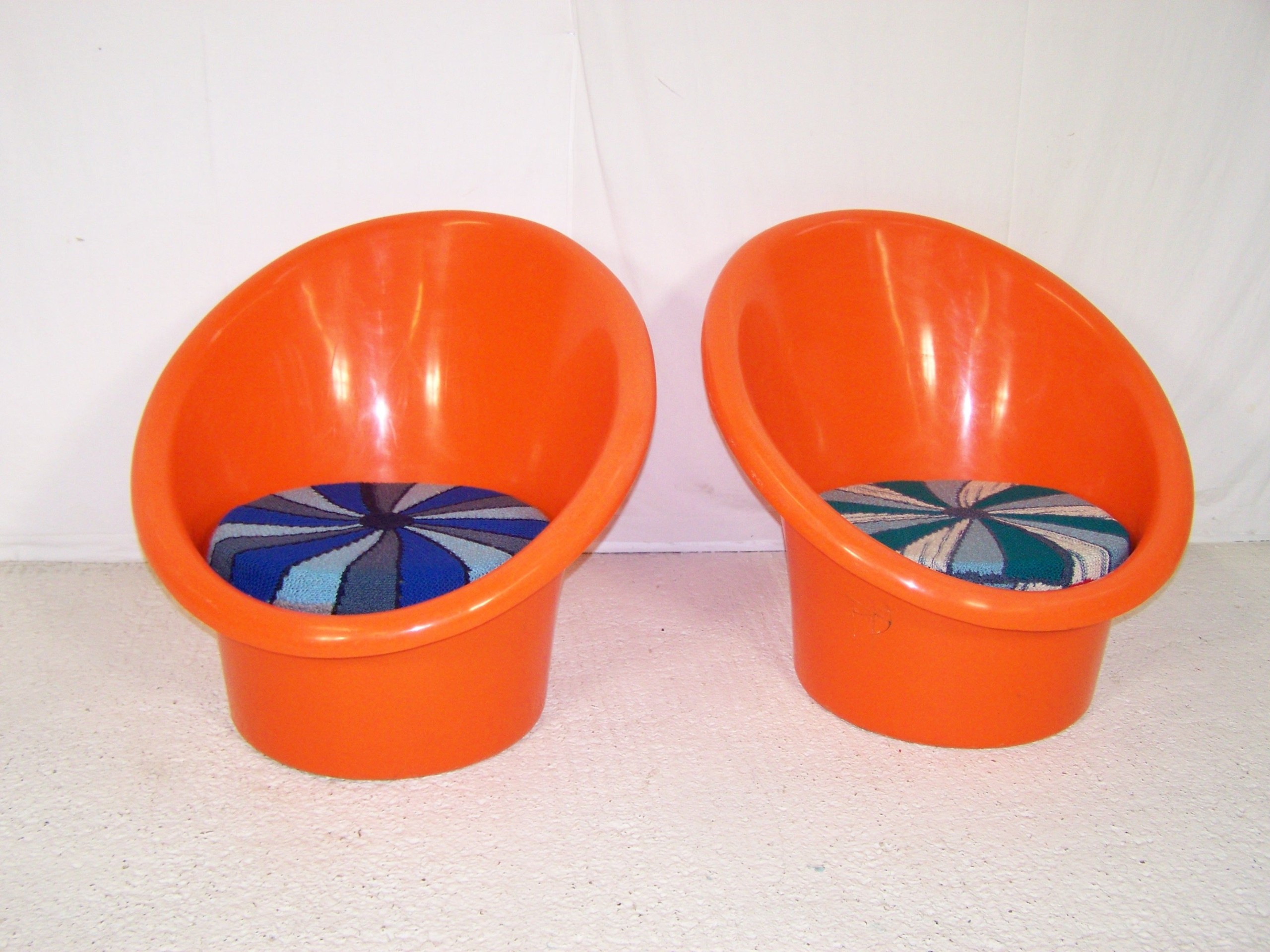 Vintage Retro Danish Plastic Pod Garden Chairs Table Vintage Designs 60s 70s