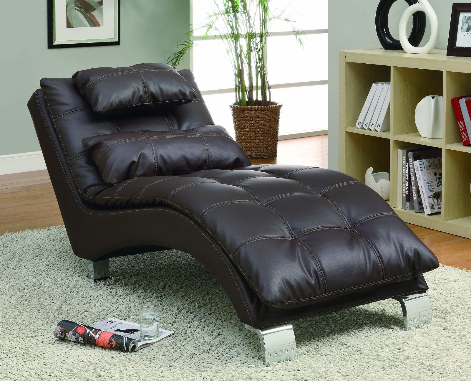 Chaise Brown