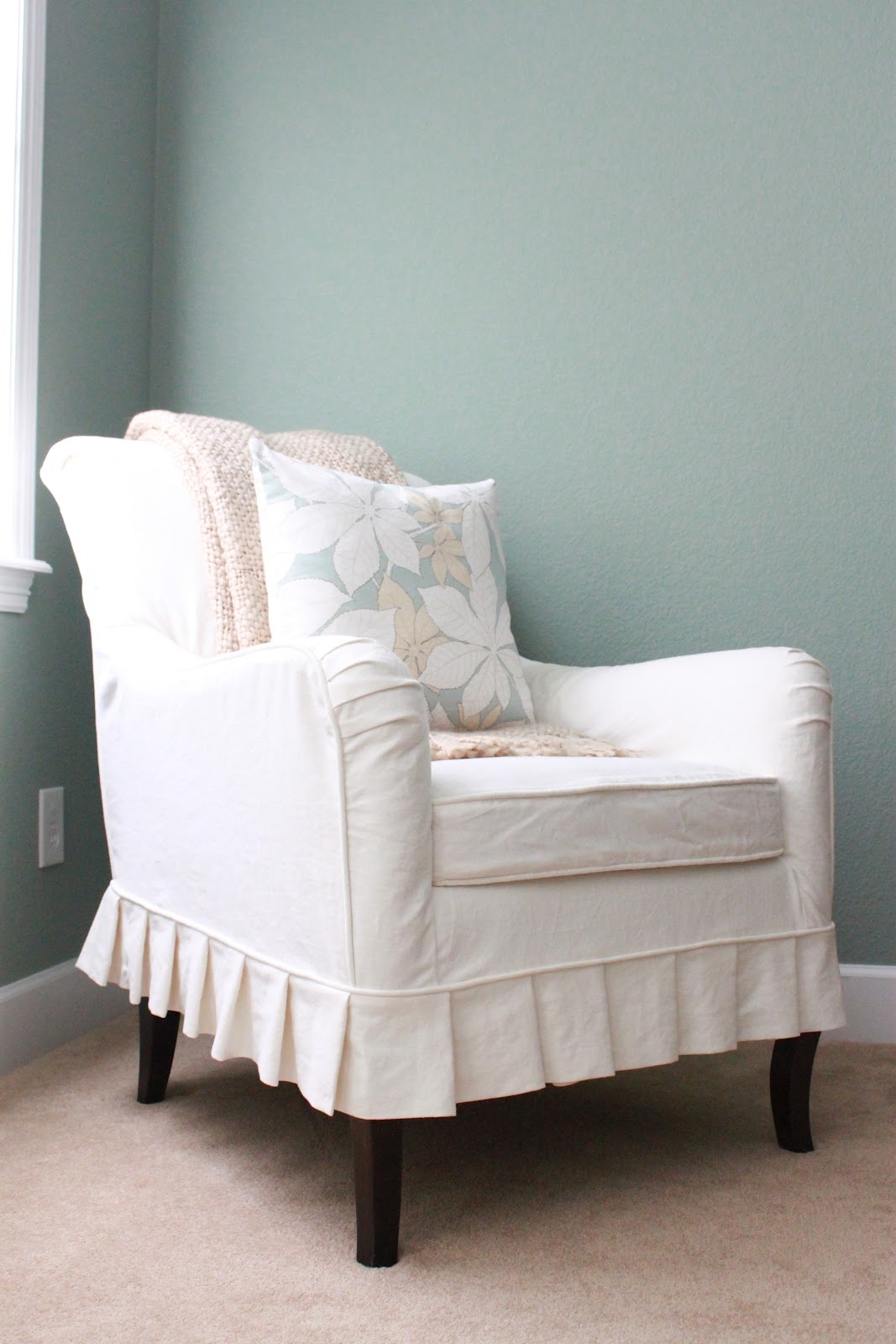 Skirted arm chair 10
