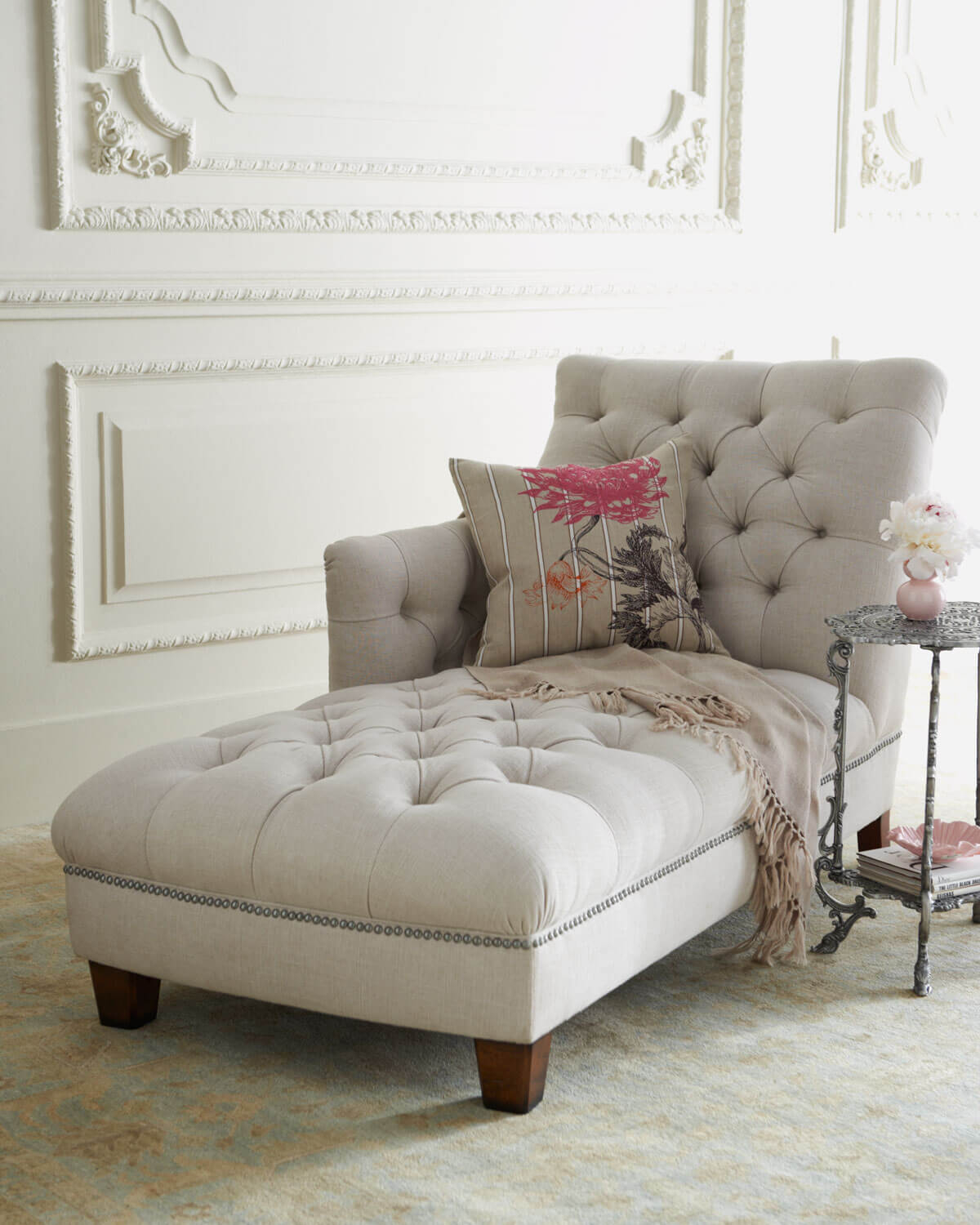 Tufted chaise lounge chair