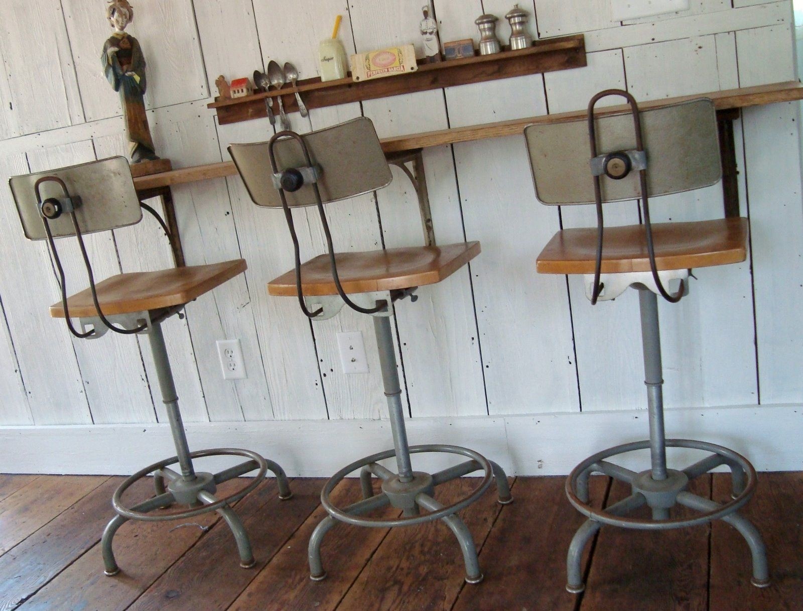 Pink barstools 2