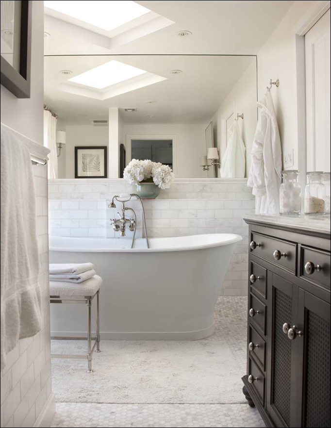 Extra wide bathtub