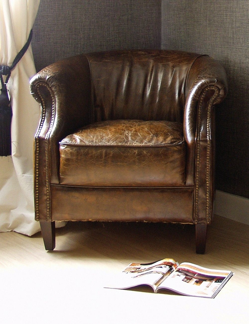 Vintage leather club chair 5