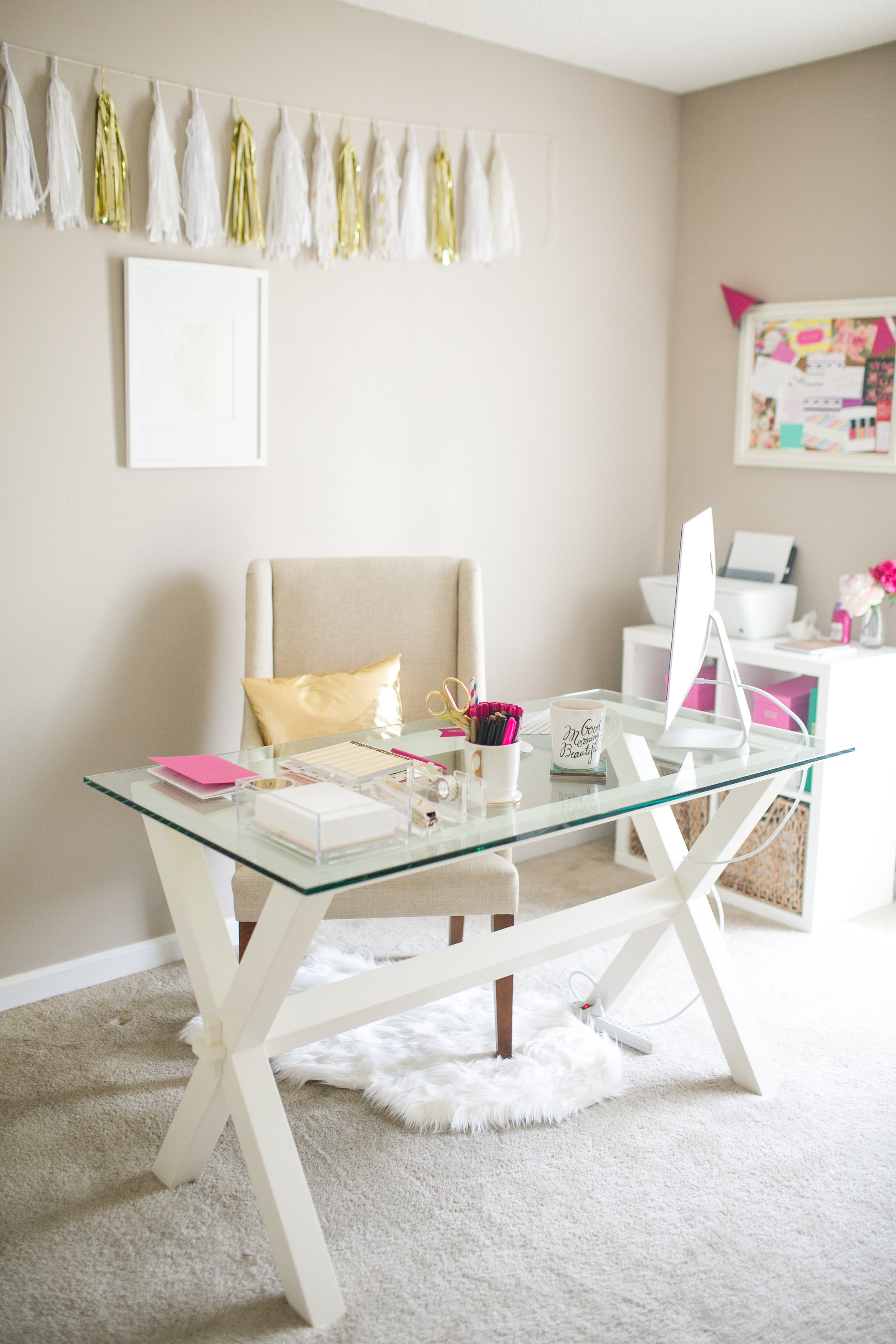 Cross leg table