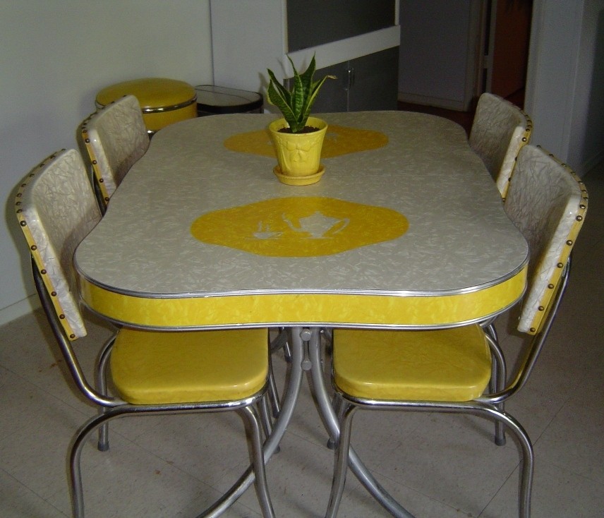 Retro kitchen table