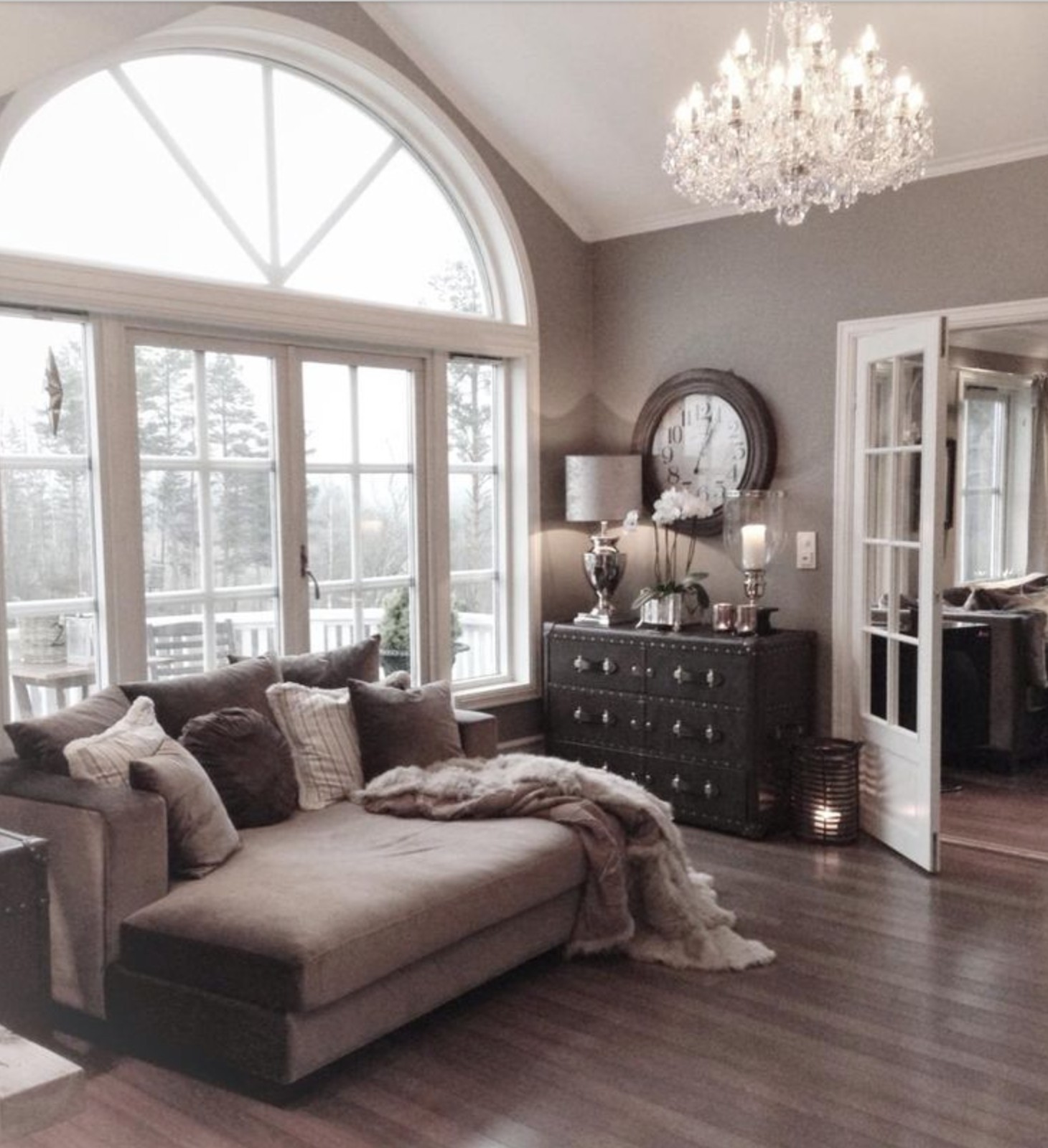 Sofa and cuddle chair set