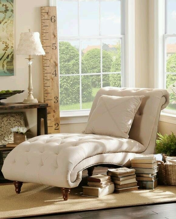 Tufted chaise lounge chair 5