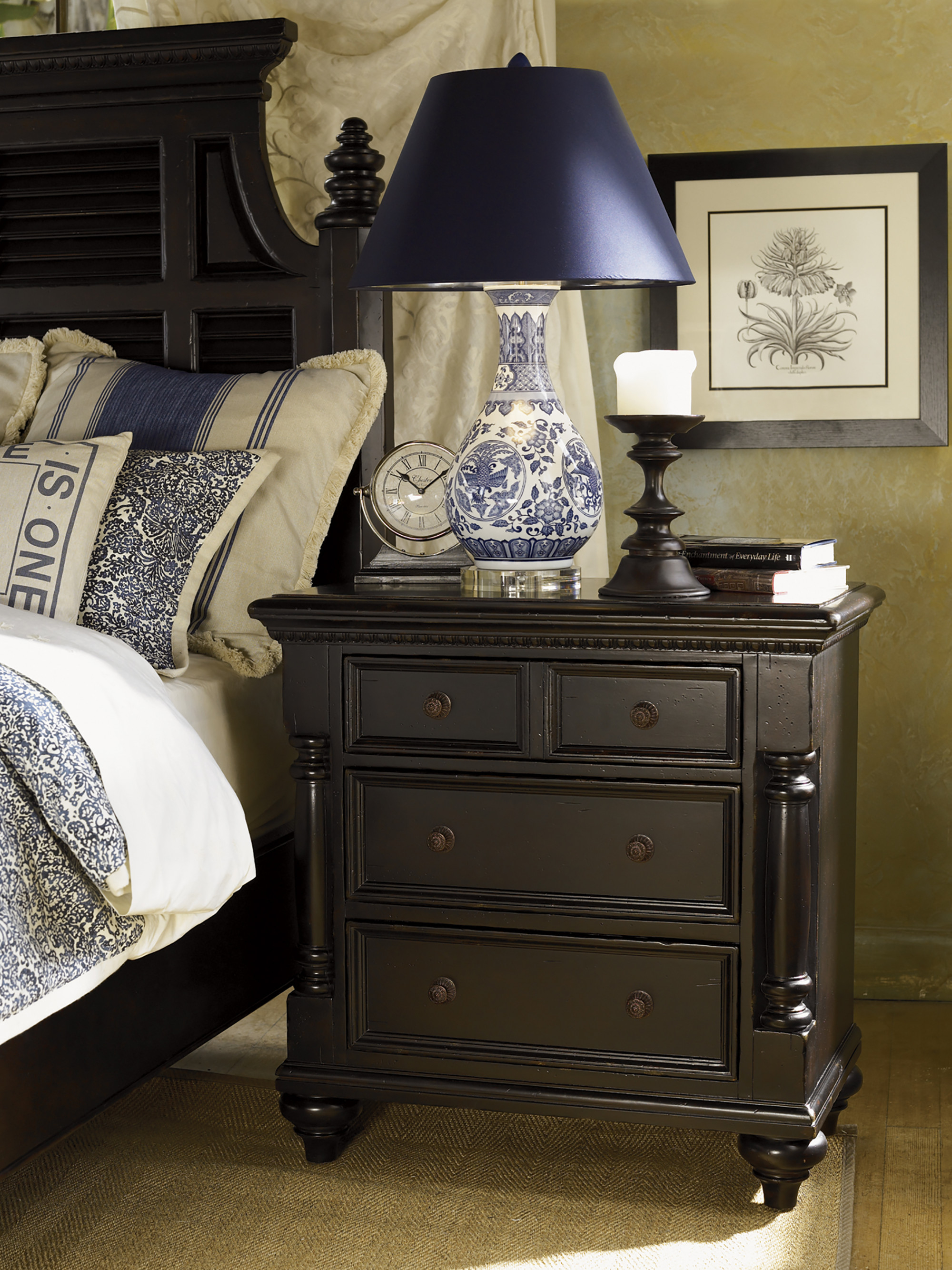 Colonial bedrooms