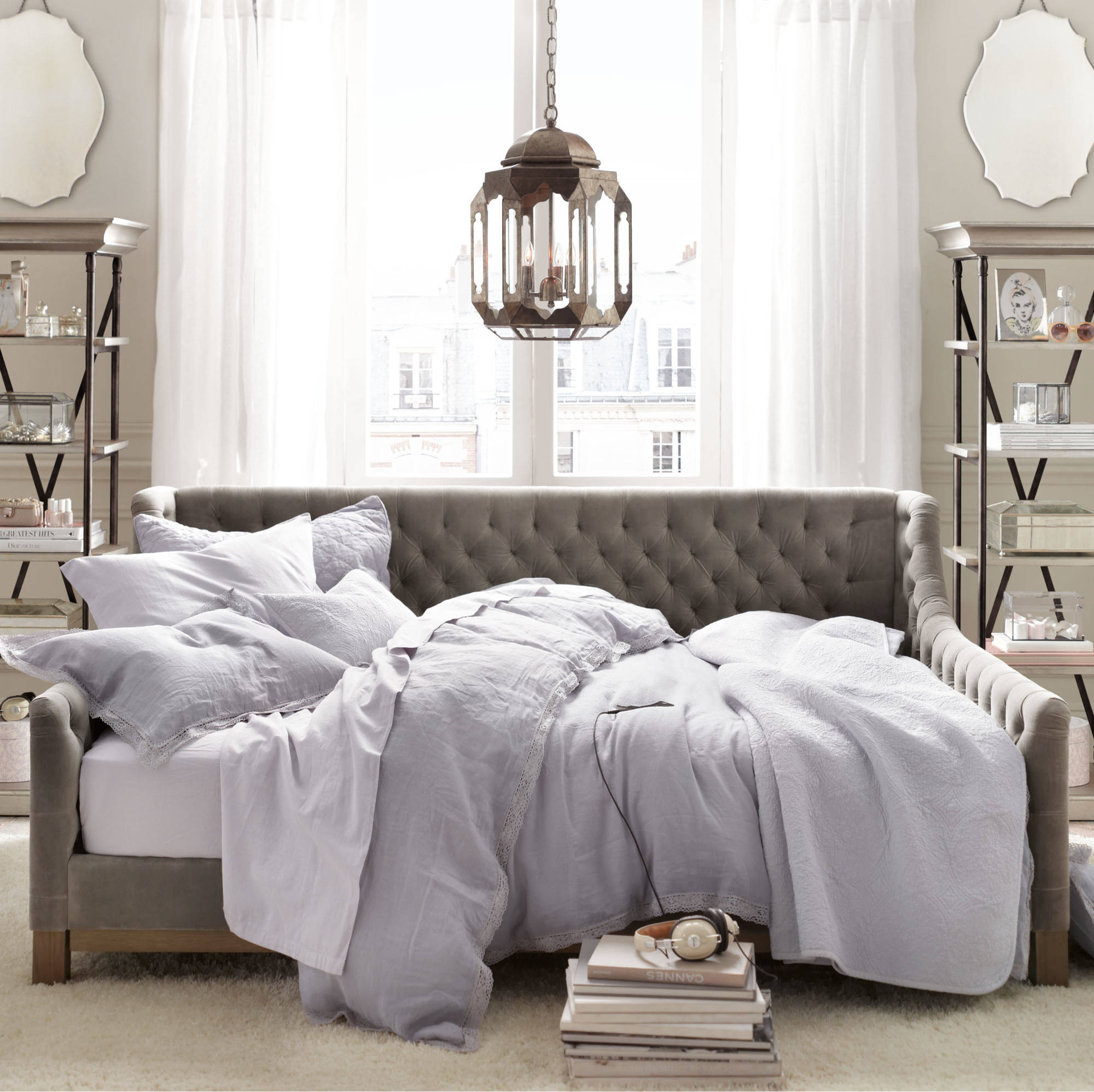 How to turn a full bed into a daybed