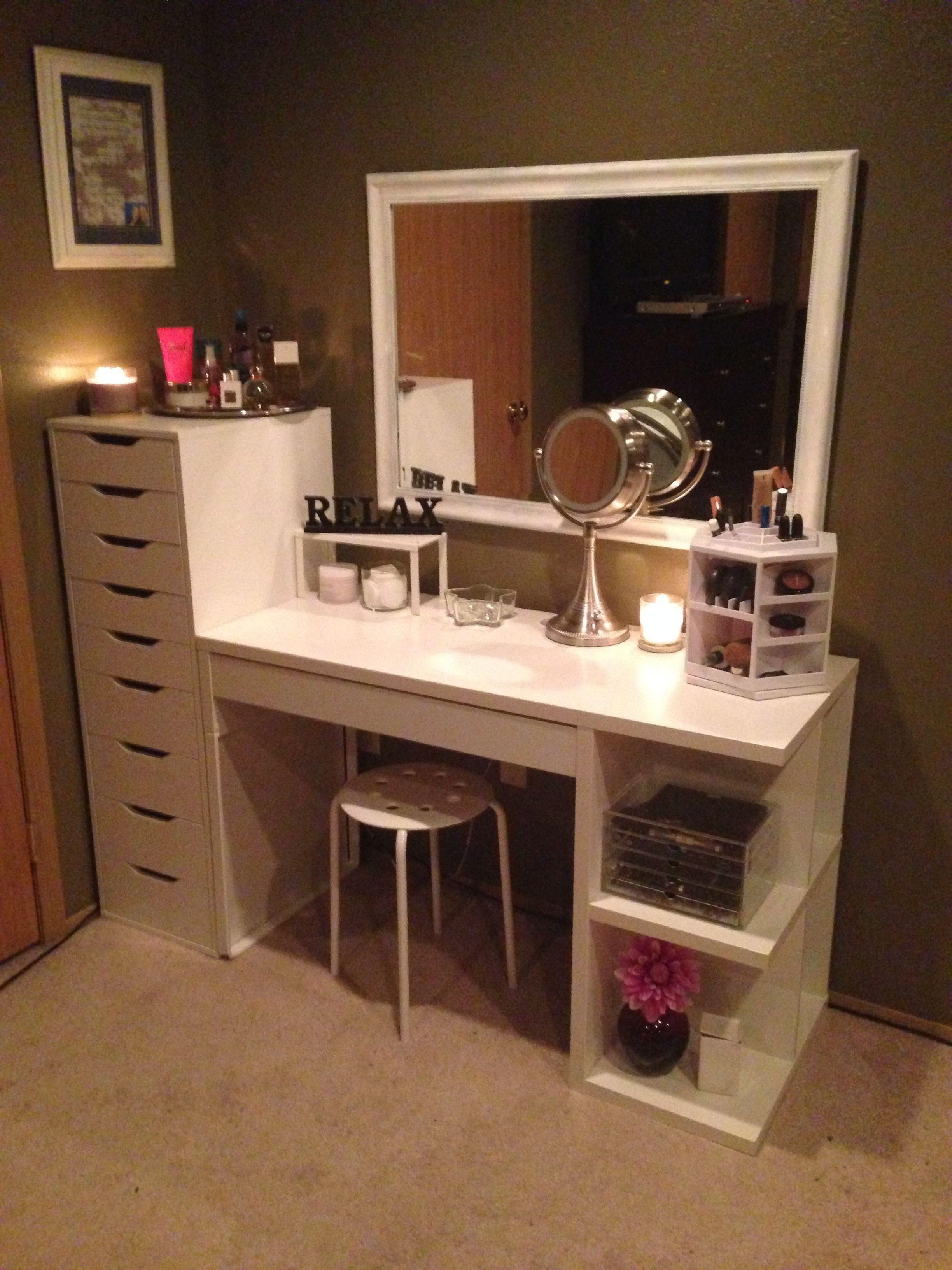 Make up station