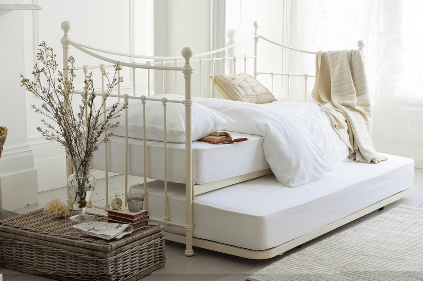 Toddler iron bed