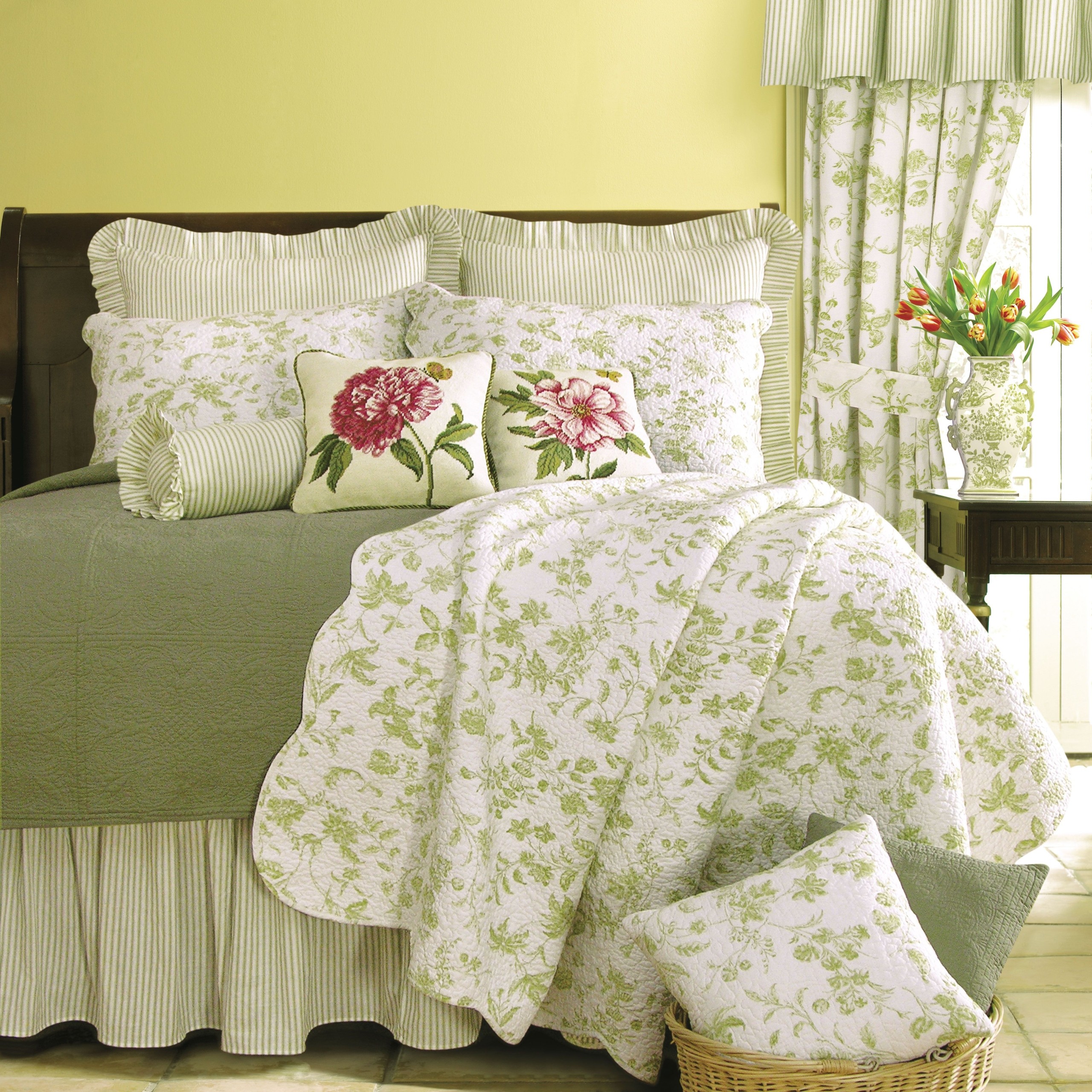 Toile quilt set 1