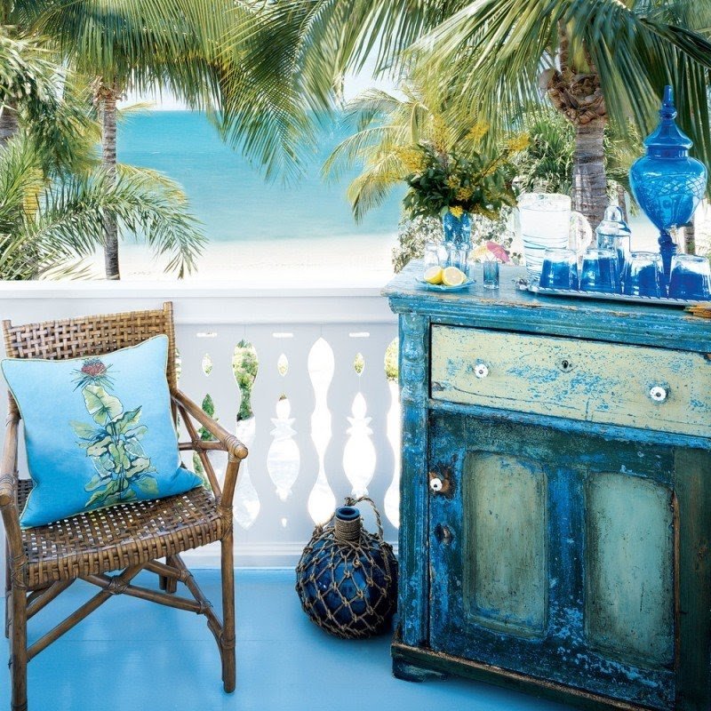 Outdoor bar cabinet
