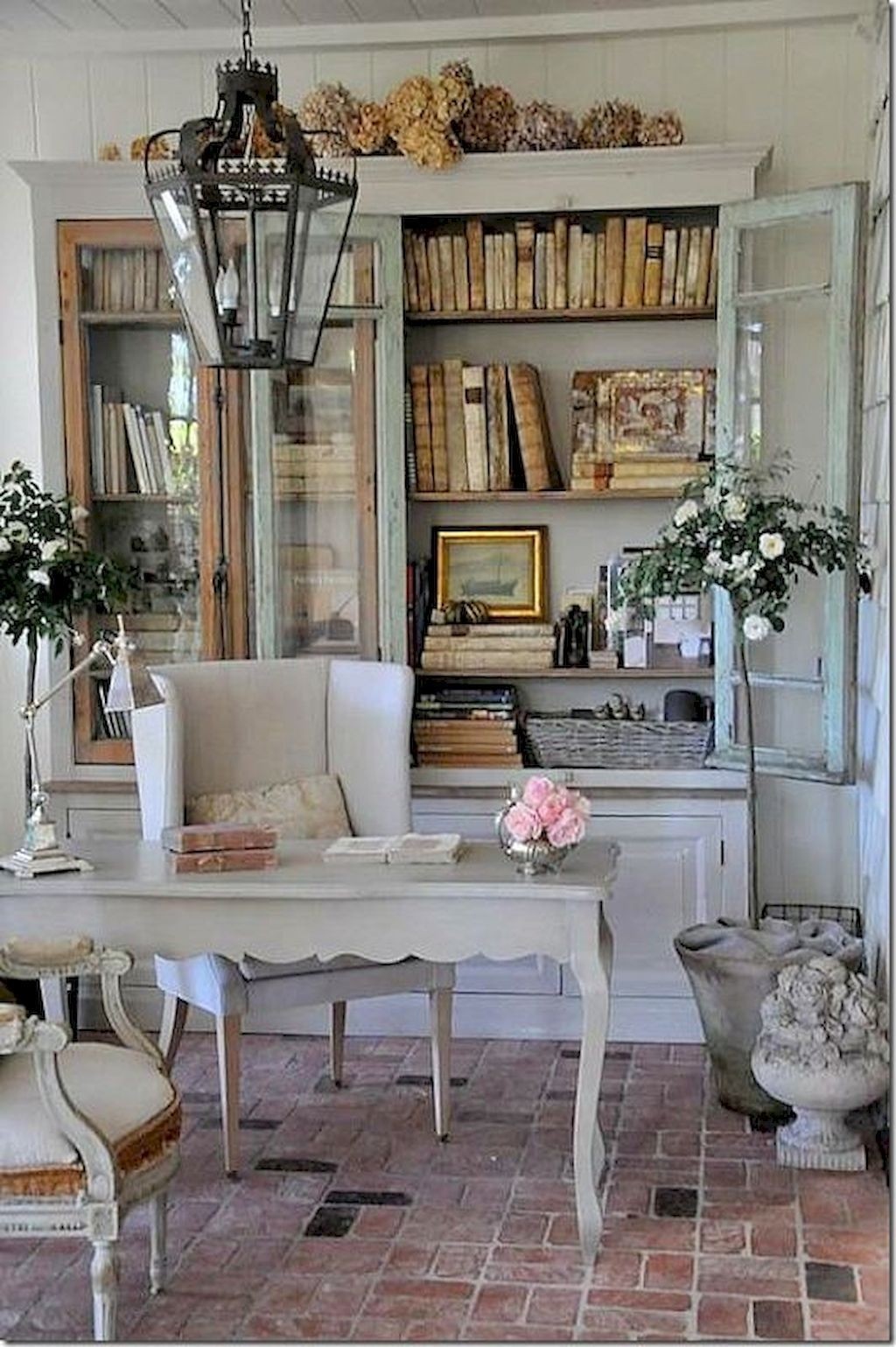 Shabby chic bookshelf