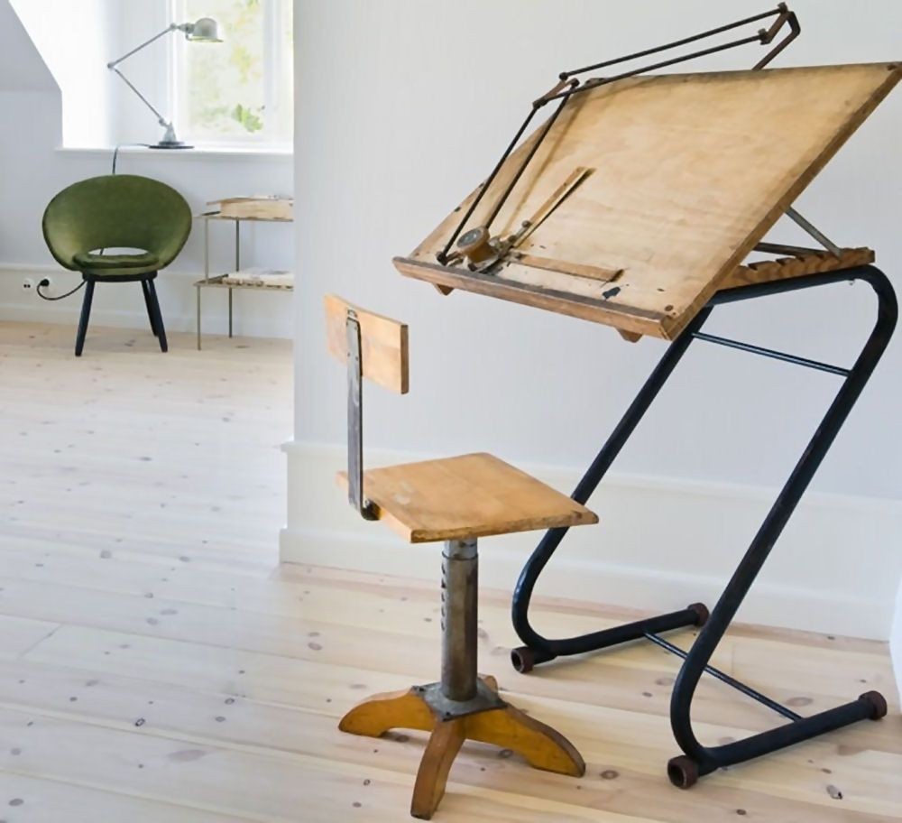 Small drawing table