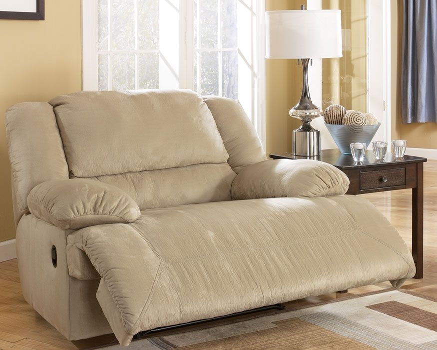 Wide recliner