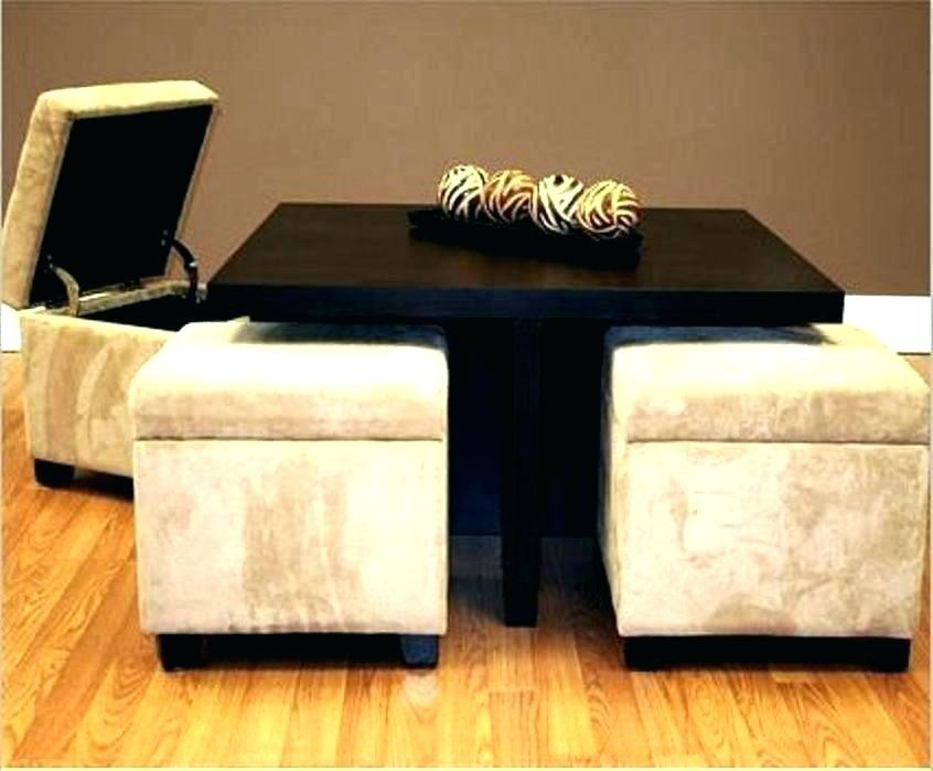 Coffee table with 4 ottomans
