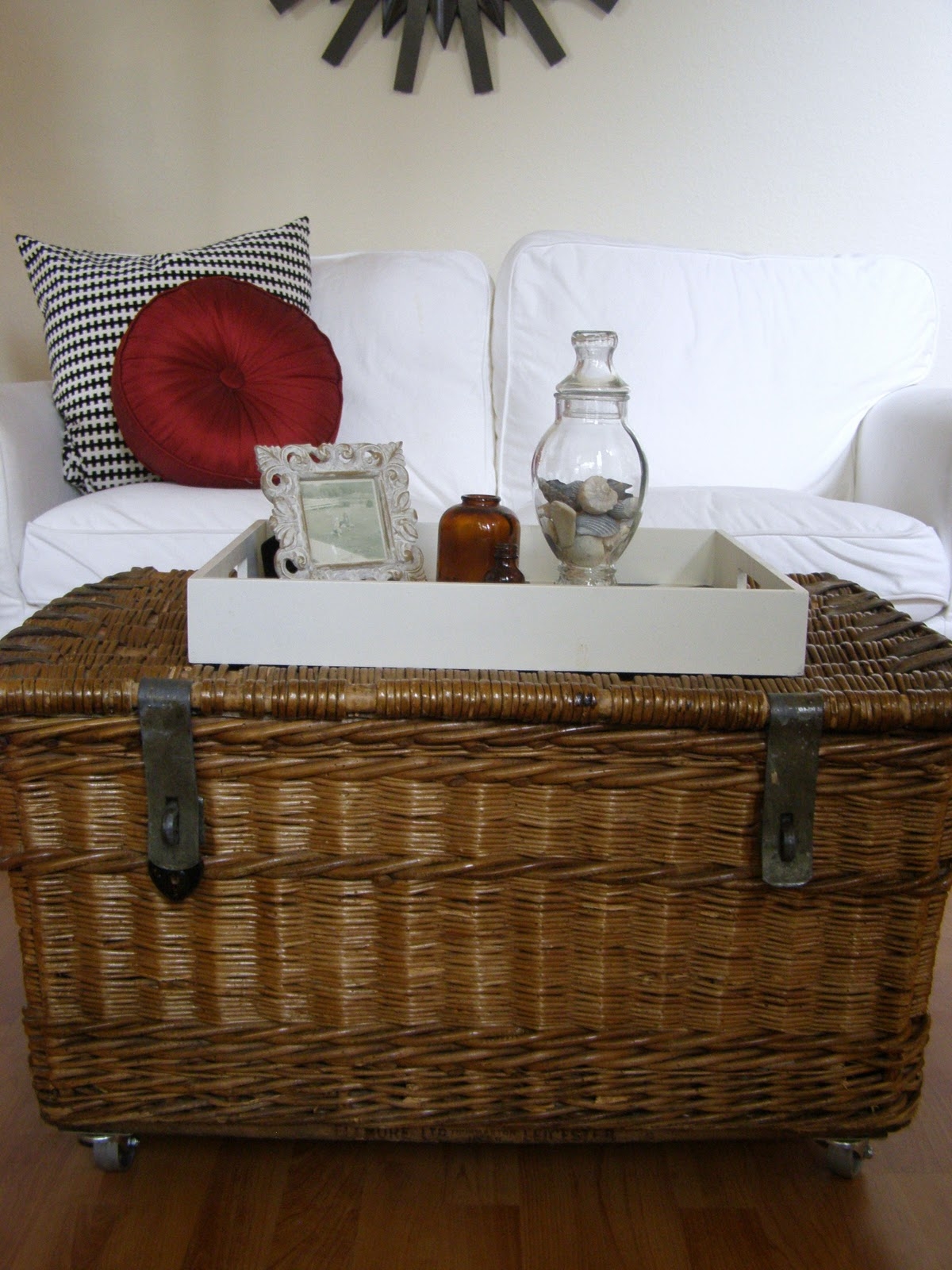 Large storage trunk furniture