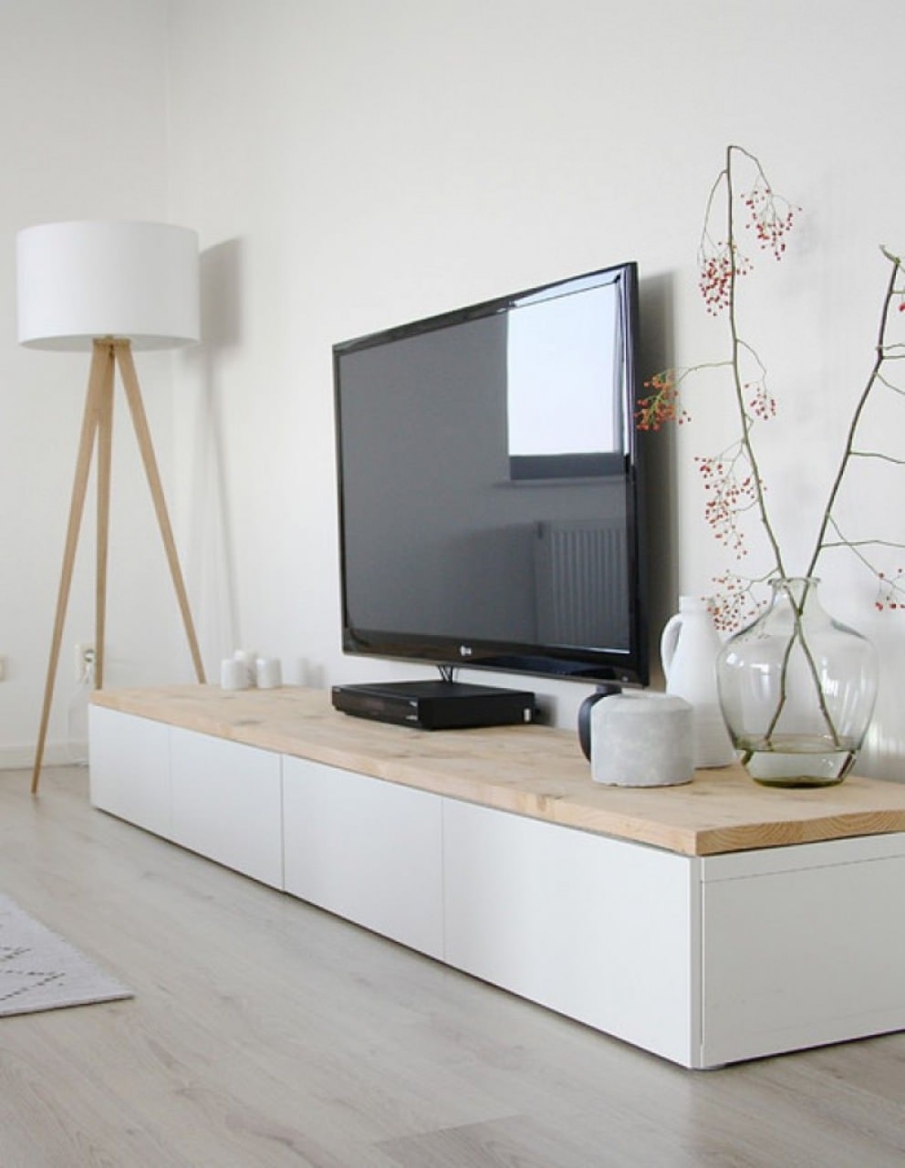 Low tv cabinet