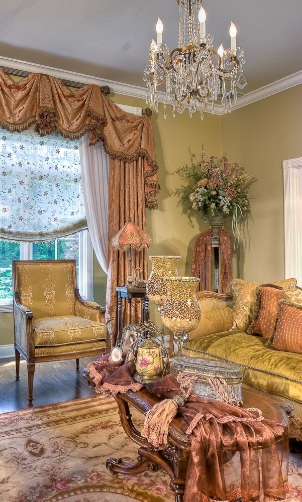 Queen victorian furniture