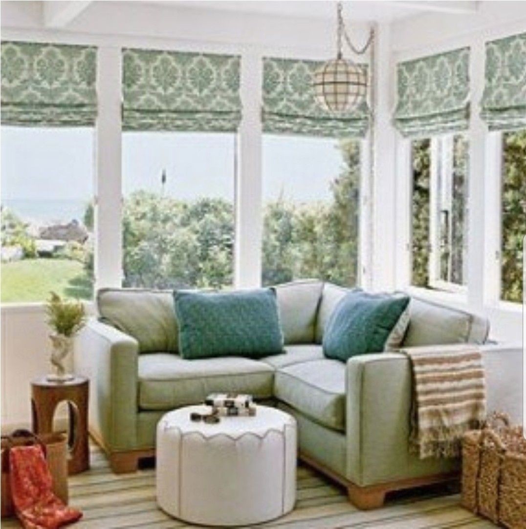 Corner sectional sofa