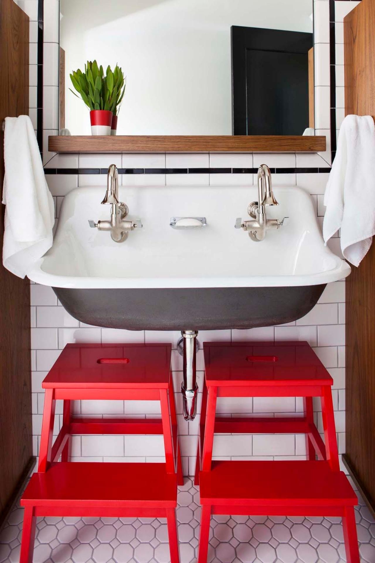 Double faucet trough sink
