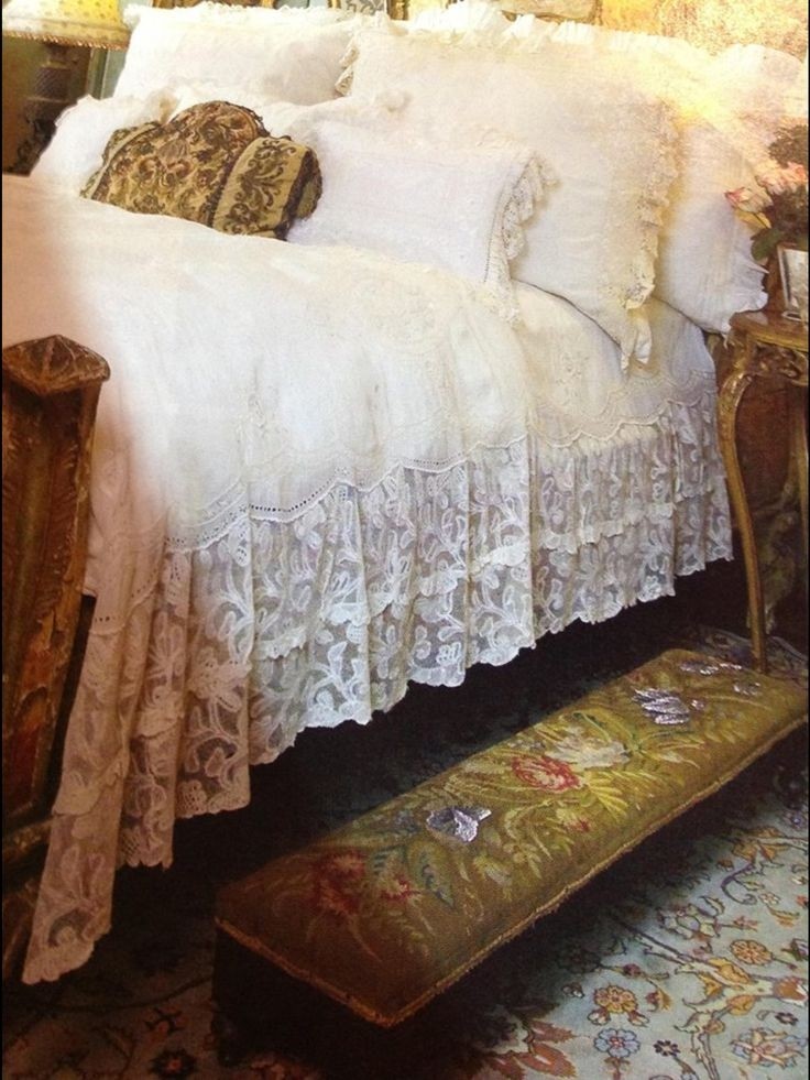 Love the prayer board beside the bed gorgeous bedding