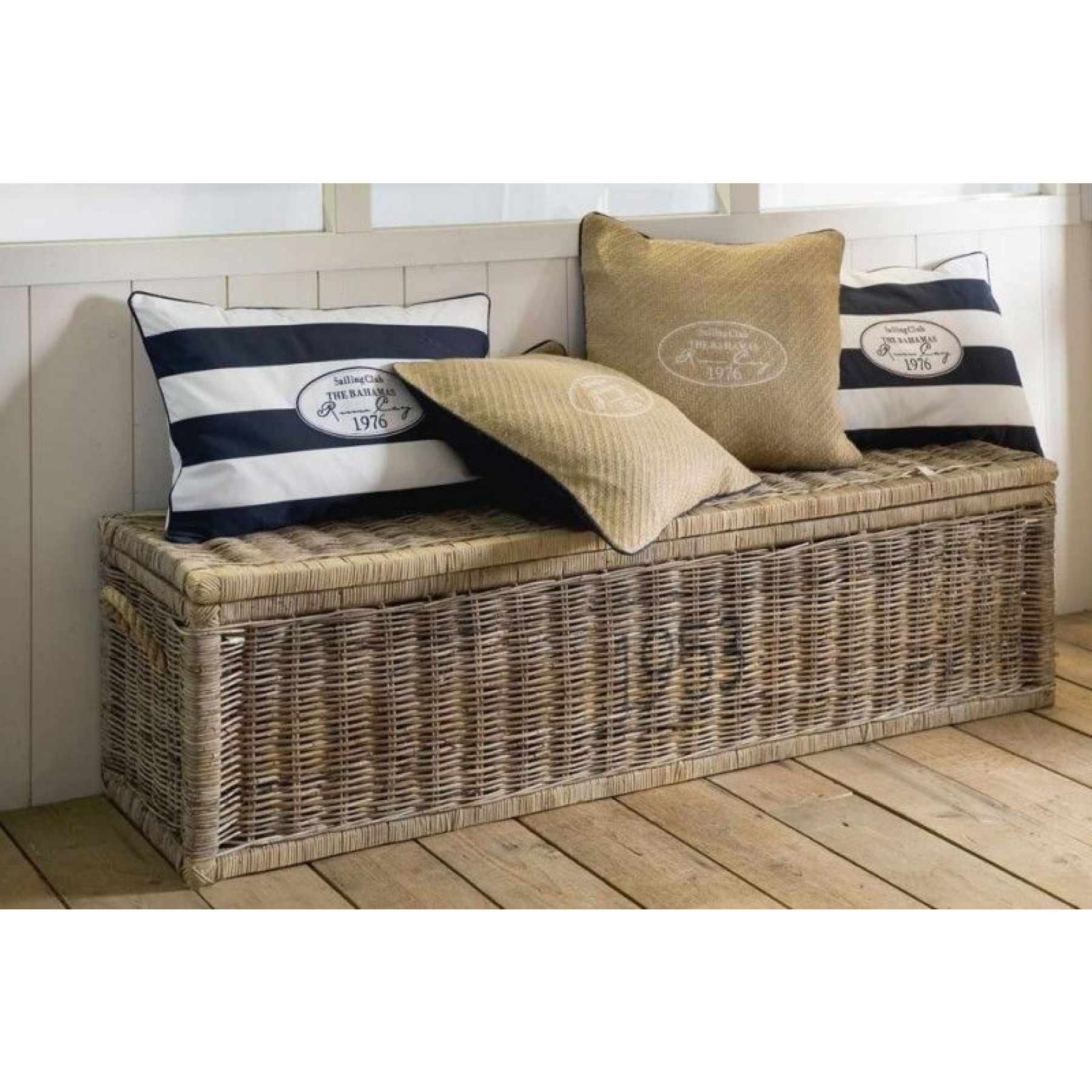 Metal storage trunk