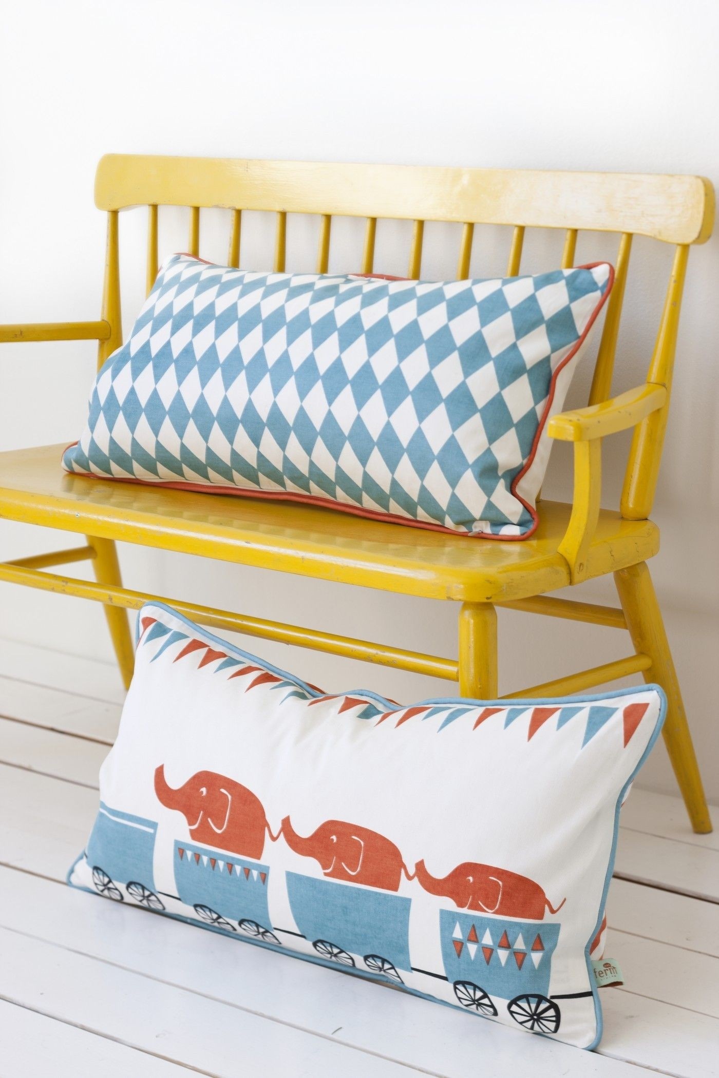 Deacon bench with storage