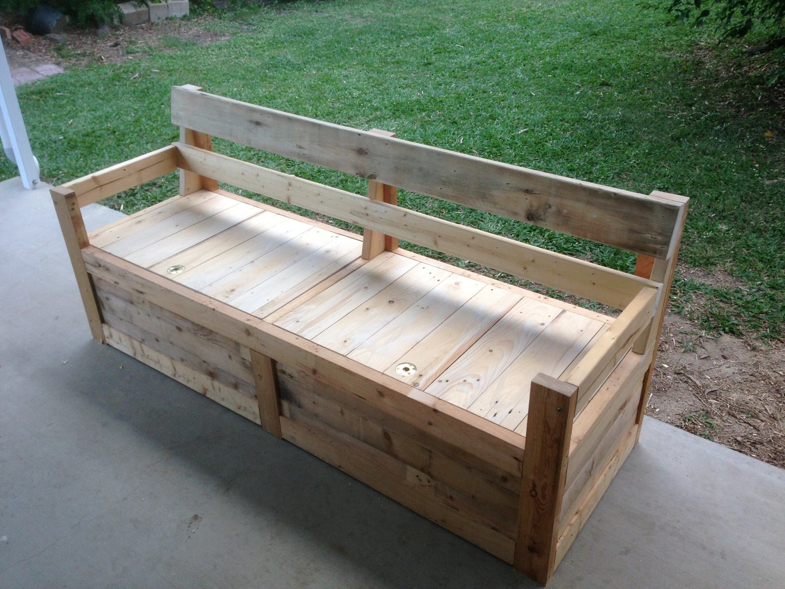 Decon bench