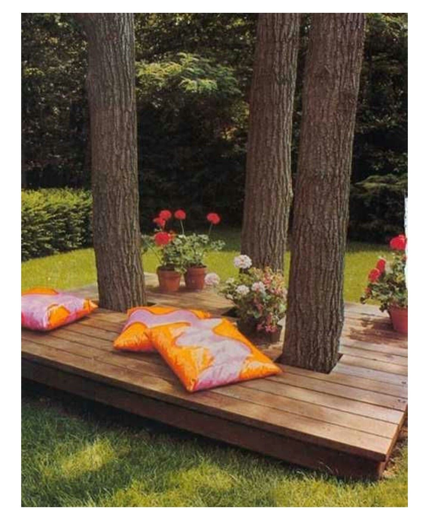 Metal tree bench