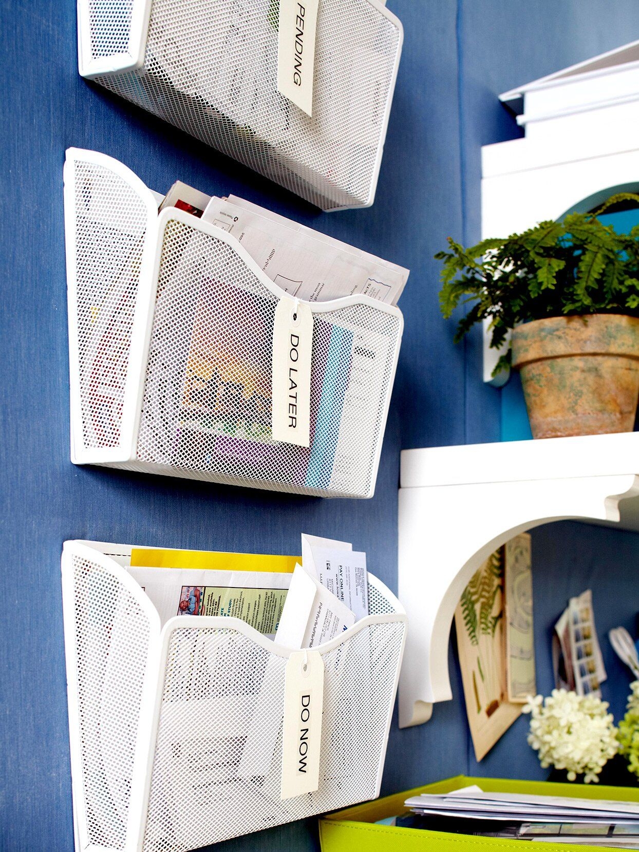 Diy magazine holder