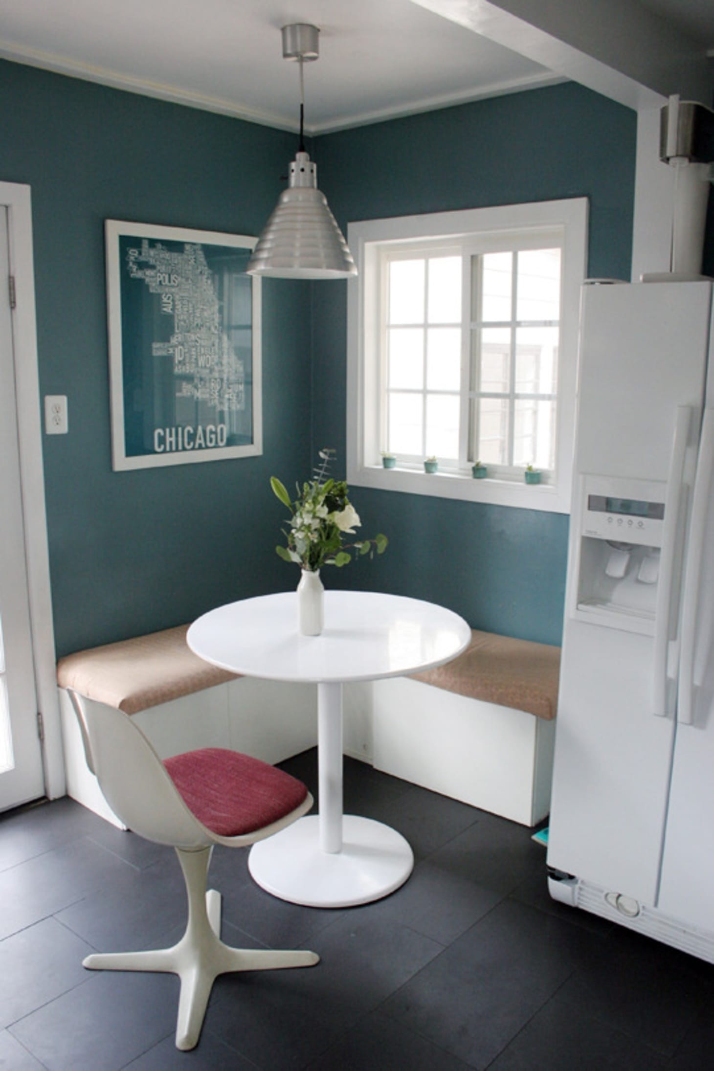 Breakfast banquette