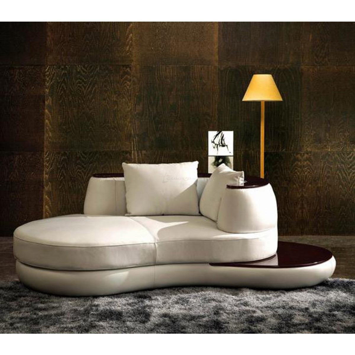 Round chaise lounge