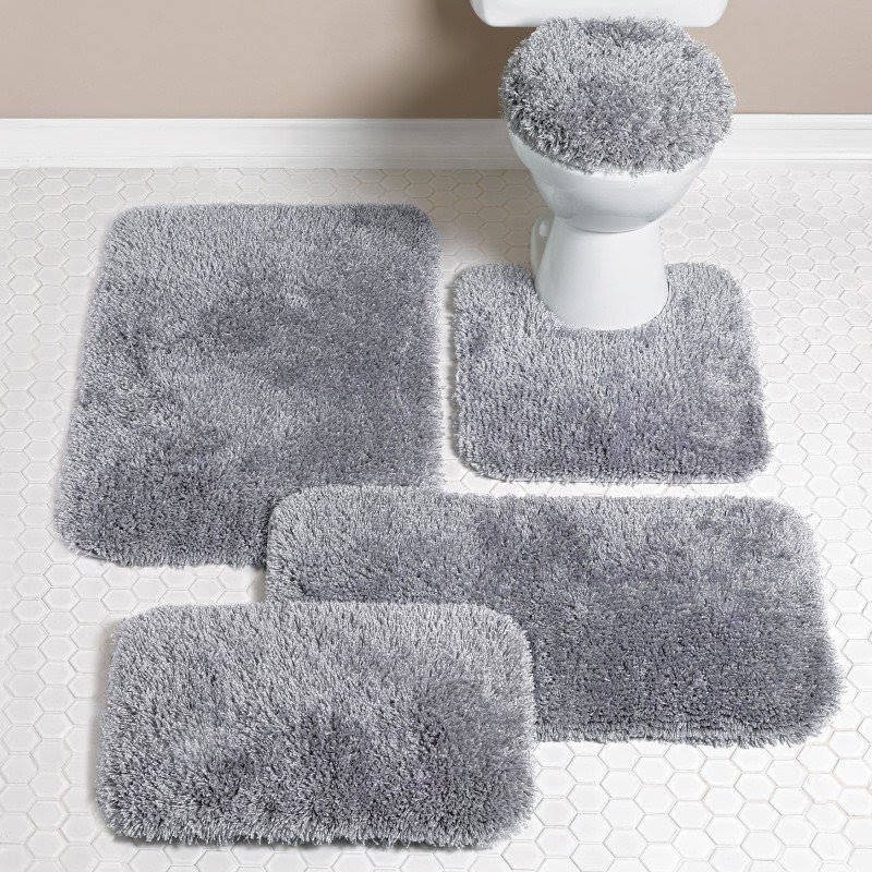 Shaggy bath mat