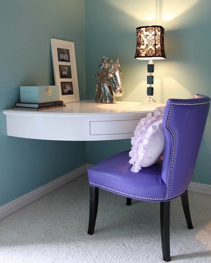 Small vanity desk