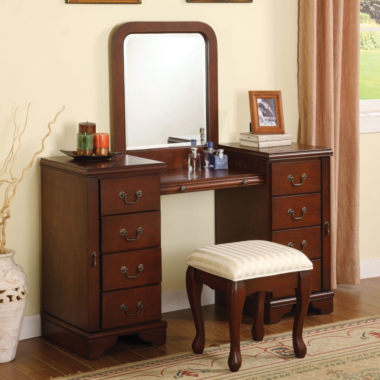 Louis Phillipe Vanity Set with Mirror
