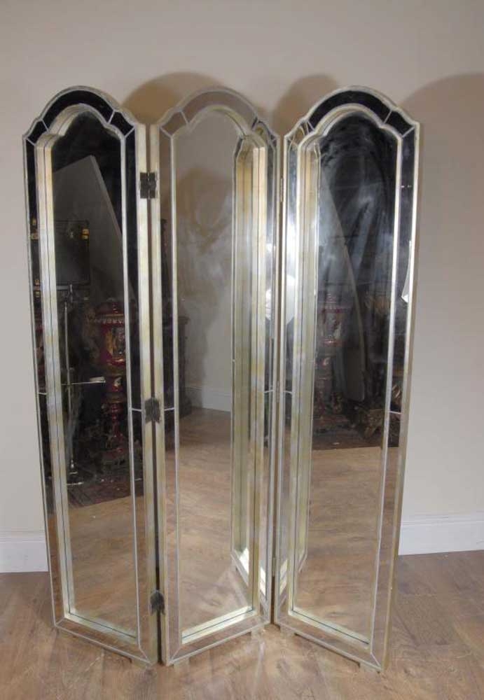 Mirrored screen room divider