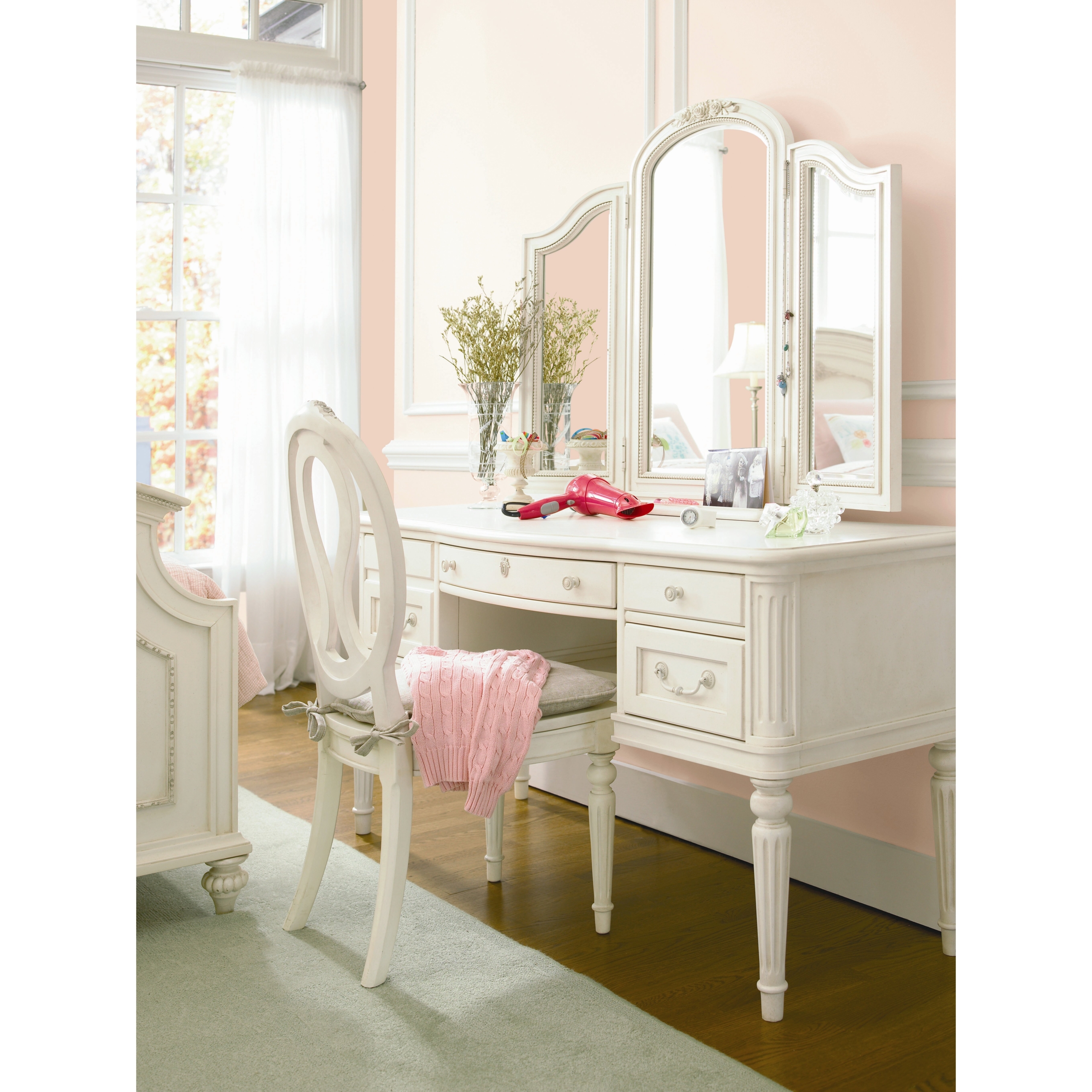 Smartstuff Furniture Gabriella Vanity Desk