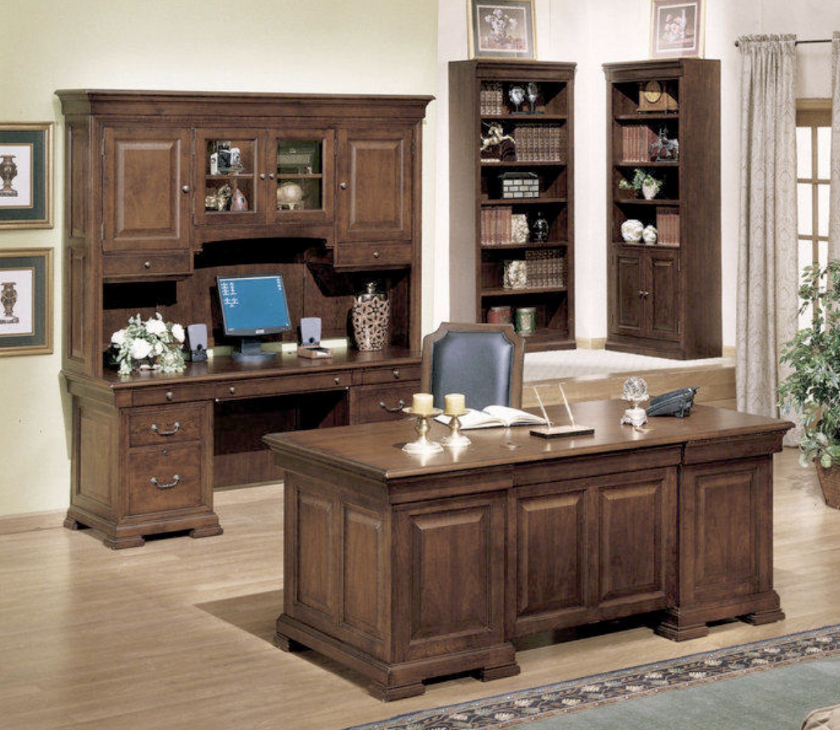 Executive credenza