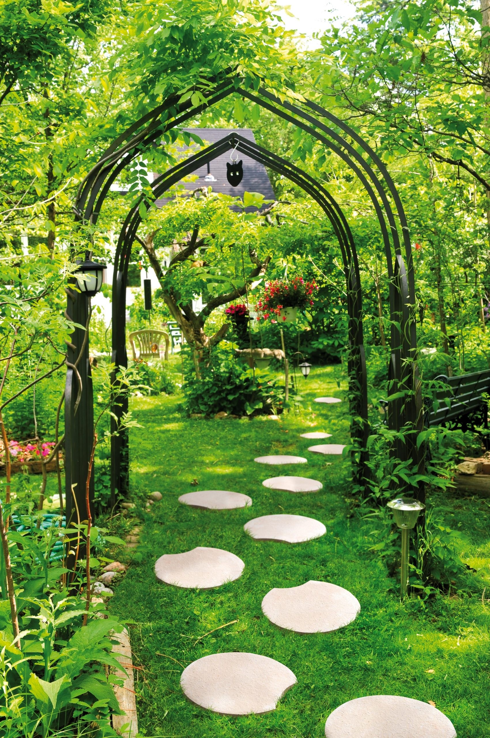 Iron garden arbor