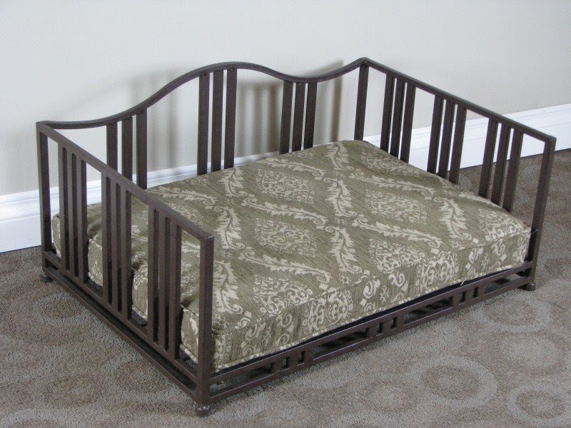 Metal Swirl Dog Daybed