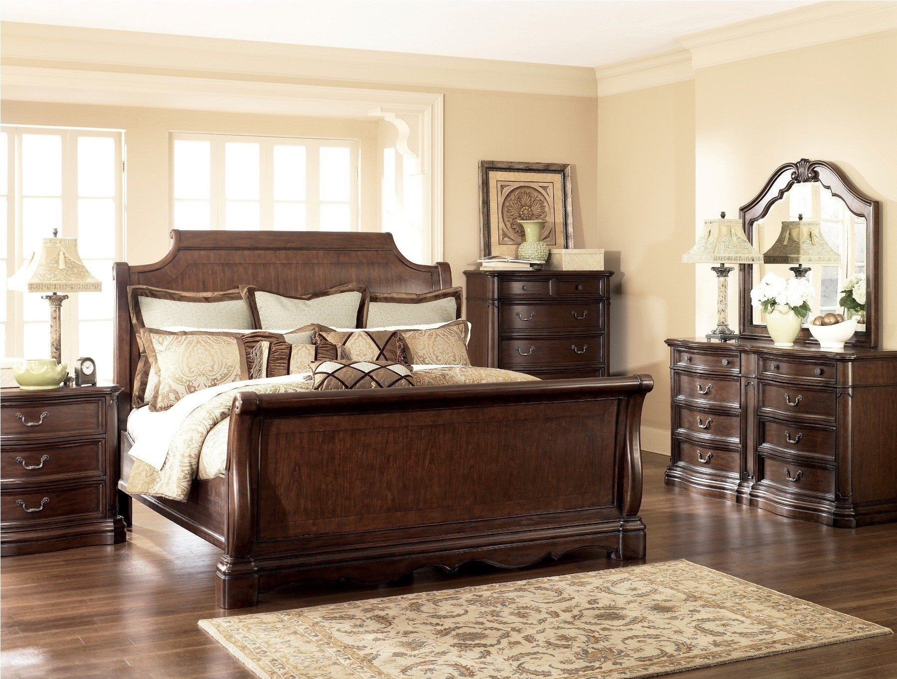 Mahogany bed set