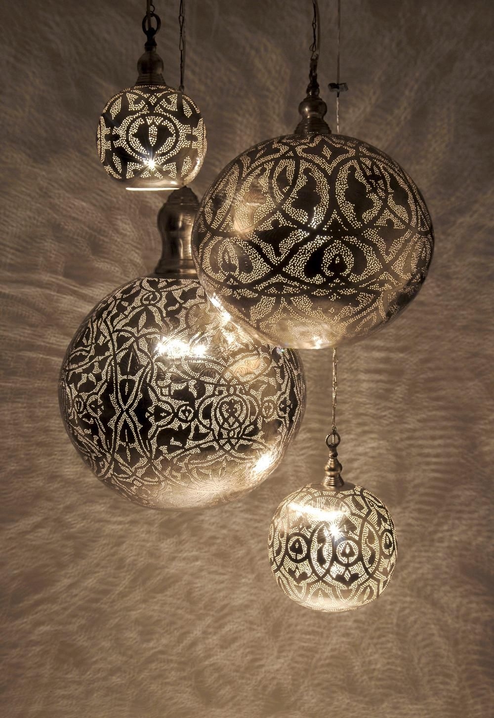 Large outdoor pendant light 4