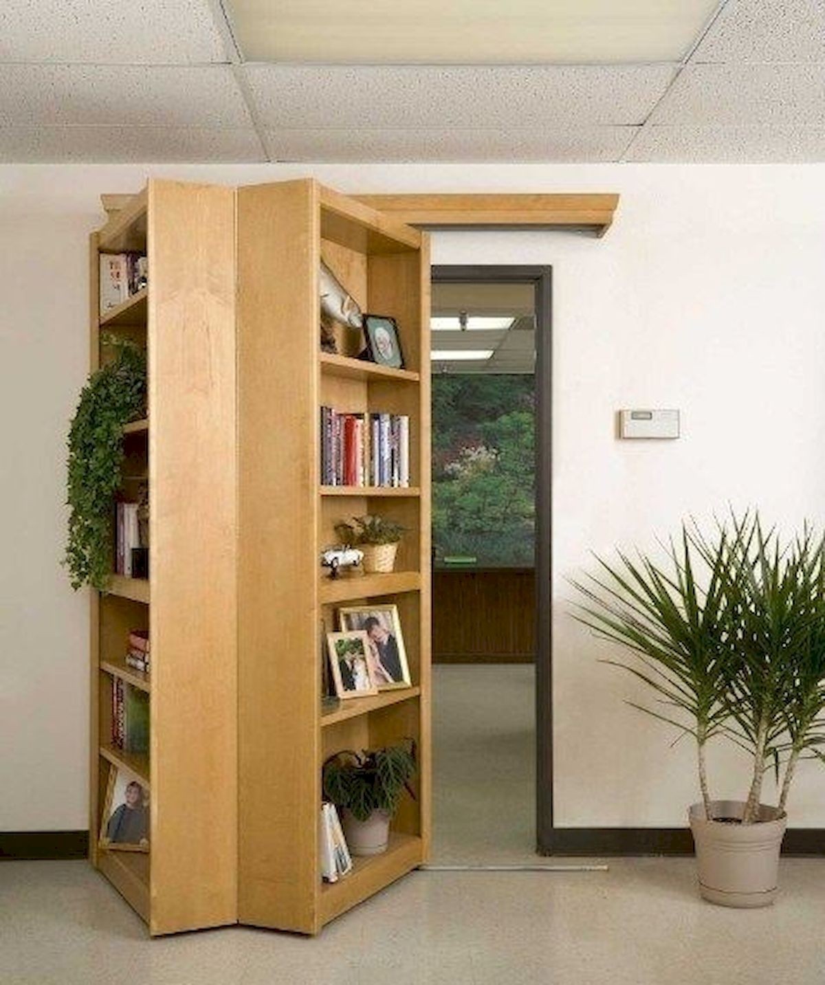 Sliding bookshelf