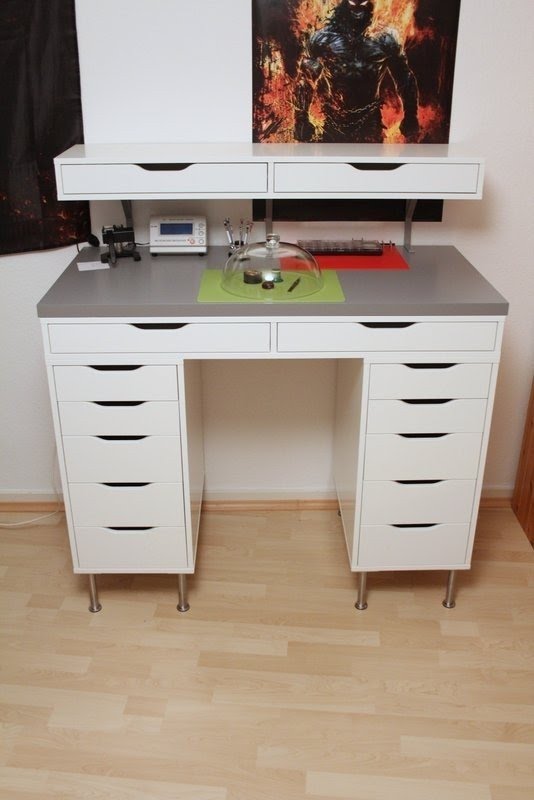 Small desk with drawer 1