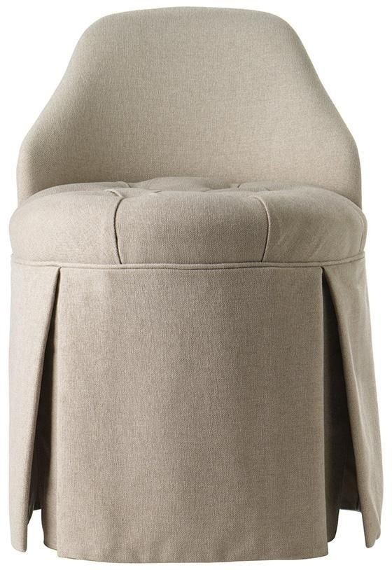 The right size to easily slip in and out underneath